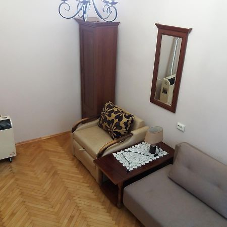 Pylnykarska 6 Apartment Лвив Екстериор снимка