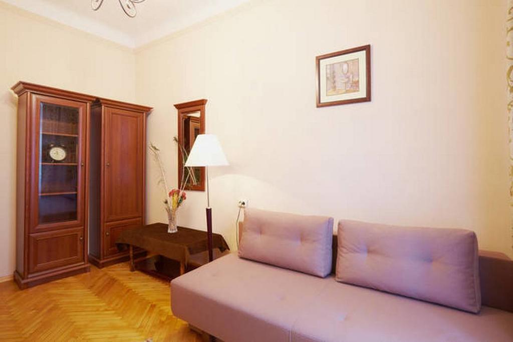 Pylnykarska 6 Apartment Лвив Екстериор снимка