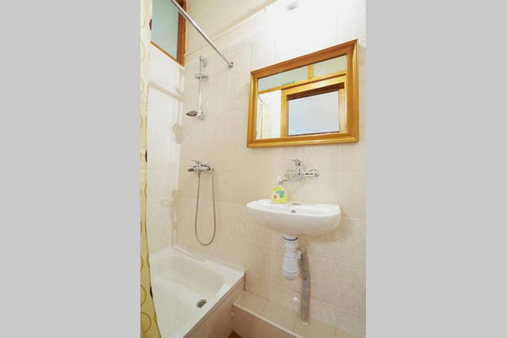 Pylnykarska 6 Apartment Лвив Екстериор снимка