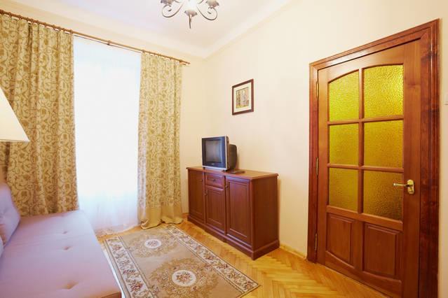 Pylnykarska 6 Apartment Лвив Екстериор снимка